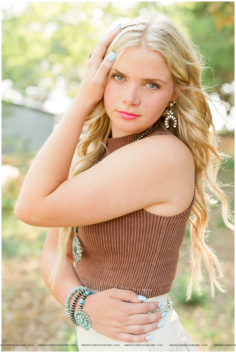 Country Western Styled Senior Pictures in Nebraska Aurora, Nebraska